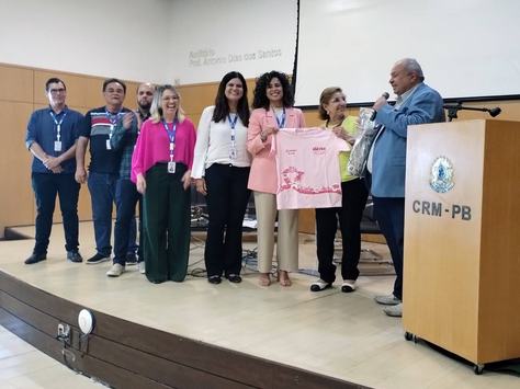 05-agevisa-pb-homenageia-a-profa-dra-helen-khoury.jpg
