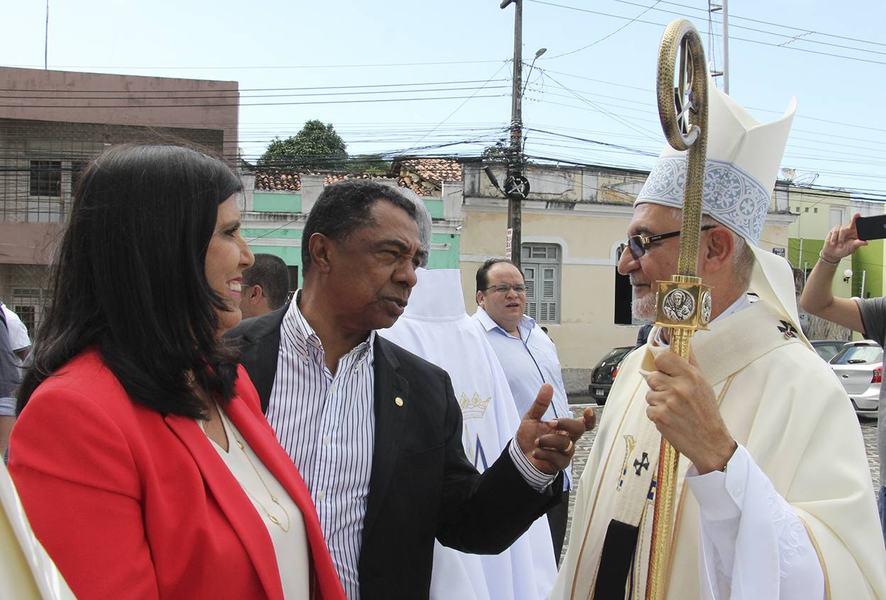 05_08_19-ligia-feliciano-representou-o-governador-na-missa-de-joao-pessoa_foto-francisco-franca-1.jpg
