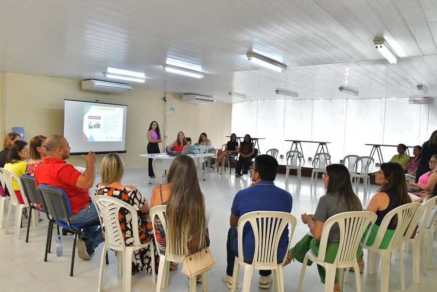 08-11-22-oficina-sobre-acolhimento-familiar-foto-alberto-machado-2.jpg