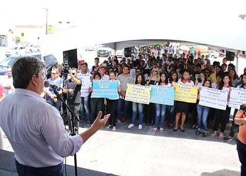 15_04_19AssinaturadaOSparareformaEscolaSenadorRuiCarneiroemMamanguapeFranciscoFrana10.JPG