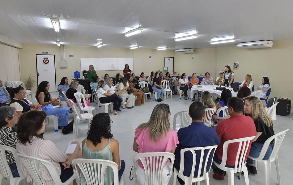 20-11-23-reuniao-de-discussao-sobre-servico-de-acolhimento-em-familia-acolhedora-foto-alberto-machado-19.jpg