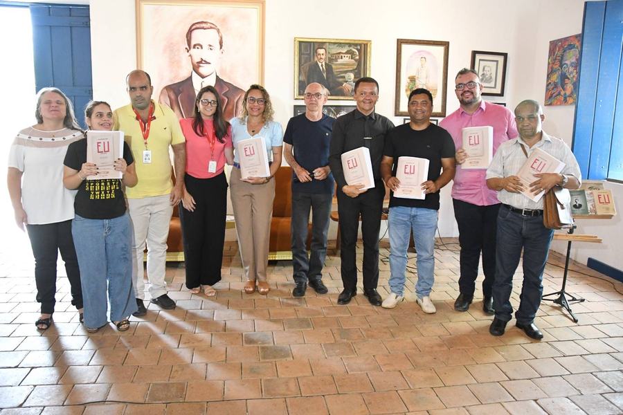 2024-11-12_entrega-livro-eu-em-braille-c-roberto-guedes-365.jpg