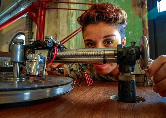 Bailaço tem apresentações artísticas e discotecagem de Luana Flores