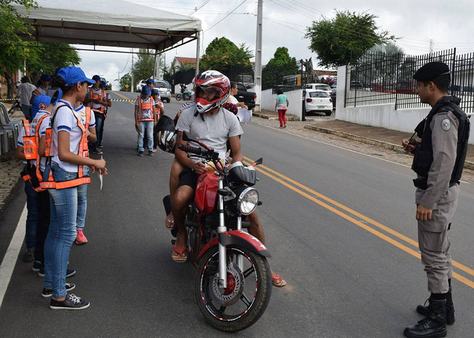 22_05_19-patrulha-mirim-solidaria-realizacao-acoes-no-transito-do-sertao-1.jpeg