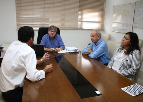 23_01_19-reuniao-com-os-patrocinadores-da-escola-cidada-integral-1.jpg