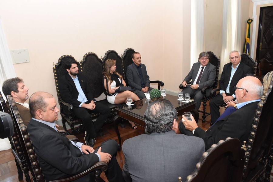 25-01-19-reuniao_mesa_diretora_camara_municipal_foto-andre-lucio-3.jpg