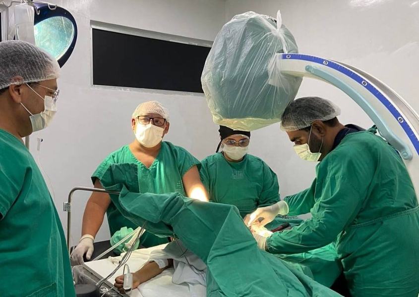 a-cirurgia-ortopedica-de-urgencia-do-menor-arthur-henrique-aconteceu-na-noite-desta-quinta-feira.jpg