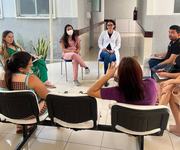 a-psicologa-amanda-maia-e-a-fisioterapeuta-taisa-almeida-coordenam-esse-momento.jpg