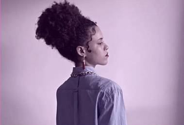 Programa Espaço Cultural tem entrevista com a cantora Anaju, nesta quinta
