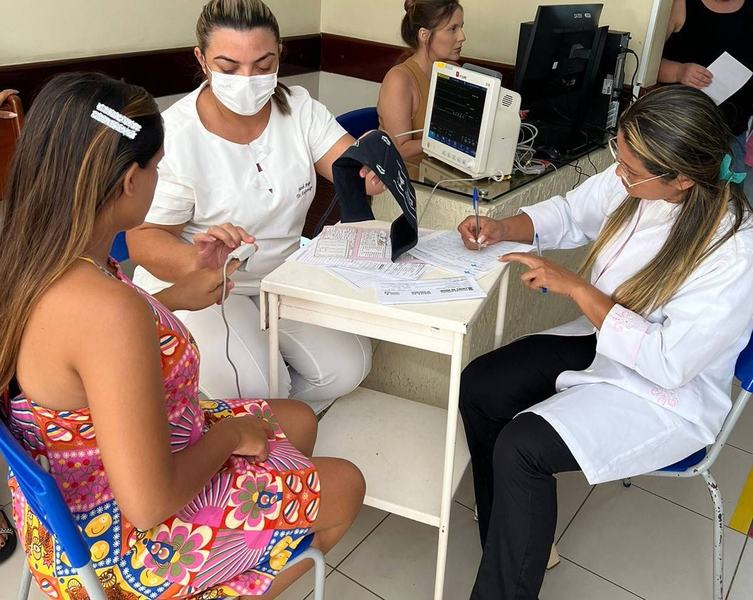 antes-do-atendimento-medico-as-gestantes-sao-avaliadas-pela-enfermagem-e-nutricionista.jpg