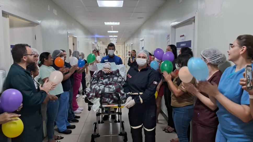 apos-quatro-meses-internada-no-hospital-metropolitano-paciente-em-cuidados-paliativos-se-recupera-de-avc-hemorragico-em-decorrencia-de-uma-malformacao-arteriovenosa-1.jpeg