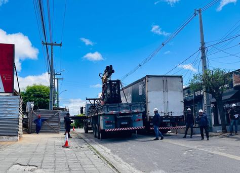 chegada_acelerador_linear-2.jpeg