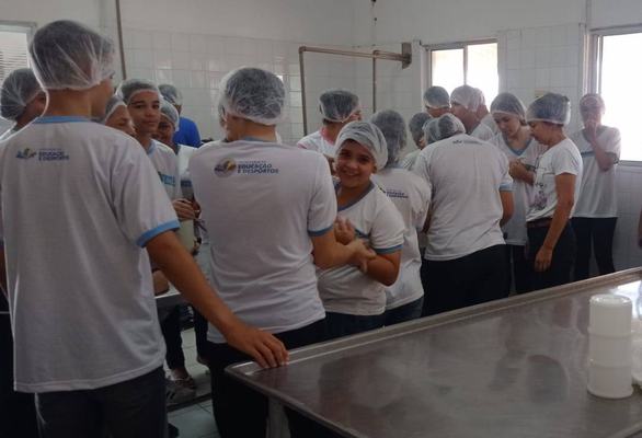 Alunos de Gurjão participam de Curso de Processamento de Leite e Derivados em Pendência