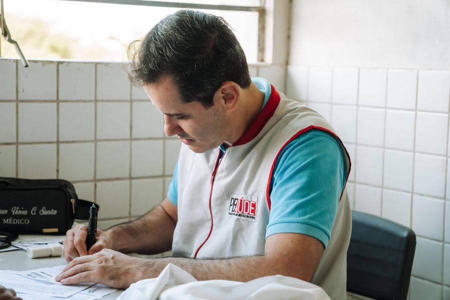dia-d-saude-leva-acolhimento-servicos-e-solidariedade-ao-bairro-acacio-figueiredo-em-campina-grande-4.jpeg