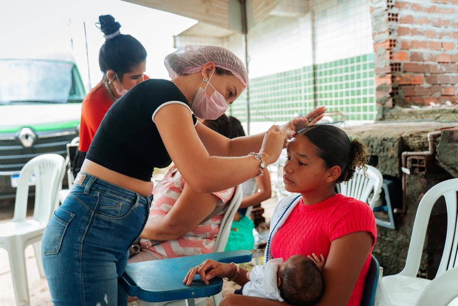 dia-d-saude-promove-cidadania-e-acesso-a-cuidados-especializados-a-comunidade-do-aratu-4.jpeg