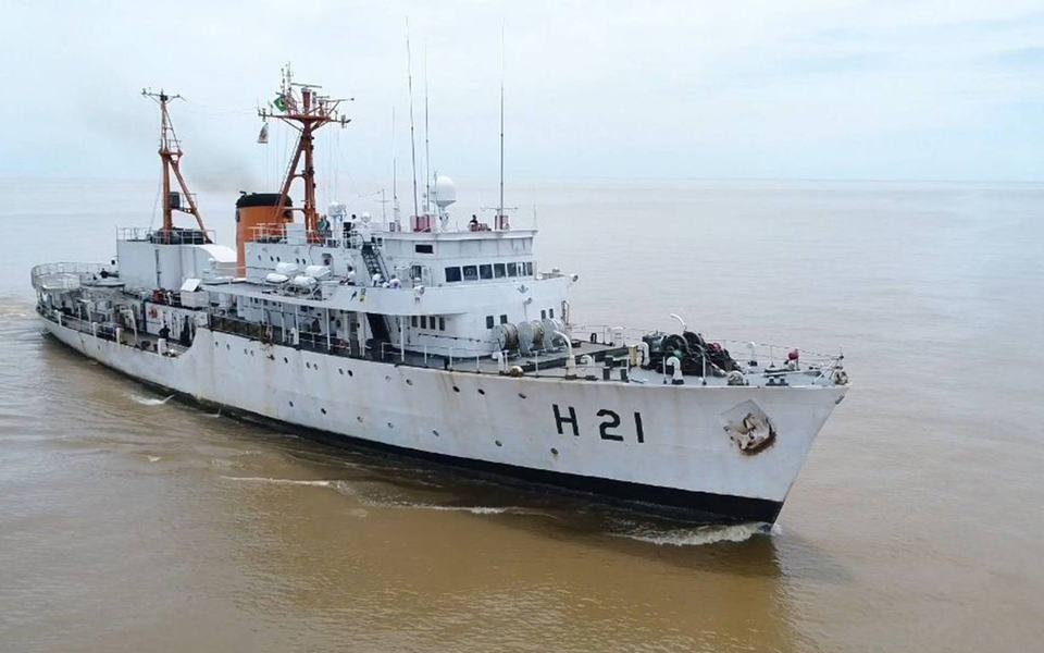 docas-recebe-navio-da-marinha-aberto-para-visitacao-sirius.jpg
