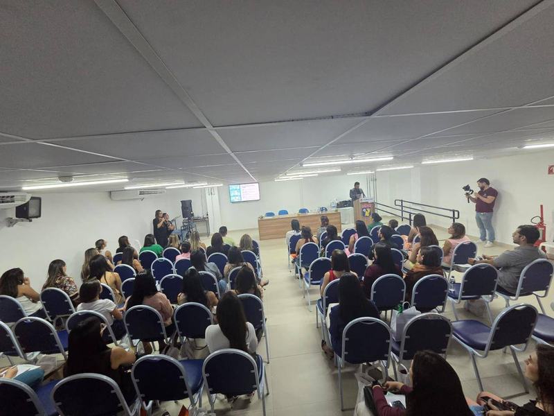 durante-todo-o-evento-foi-debatida-formas-de-atender-melhor-os-pacientes-atraves-da-nutricao.jpg