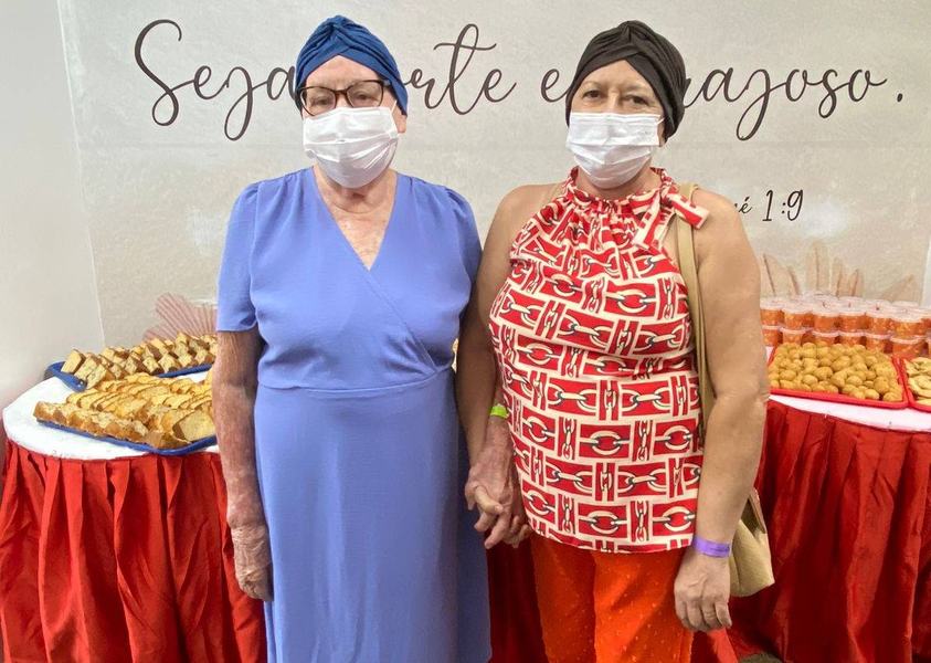 elieuda-da-silva-e-maria-olindina-pacientes-do-bem-gostaram-da-celebracao-e-elogiaram-o-hospital.jpg