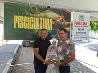 entrega-de-alevinos-agrofeira-passagem-6.jpg