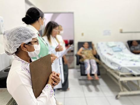equipe-de-psicologia-do-hospital-de-patos-visitou-enfermarias-e-setores-da-unidade.jpg
