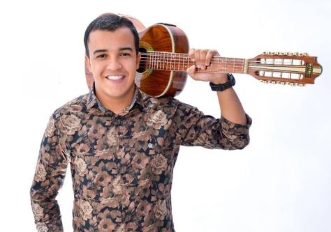 felipe-pereira-repentista1_portal.jpg