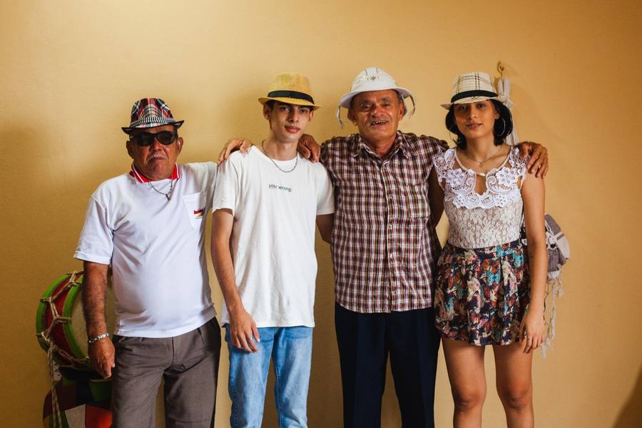 foto-3-roberto-dos-8-baixos-e-amigos-do-forro.jpeg