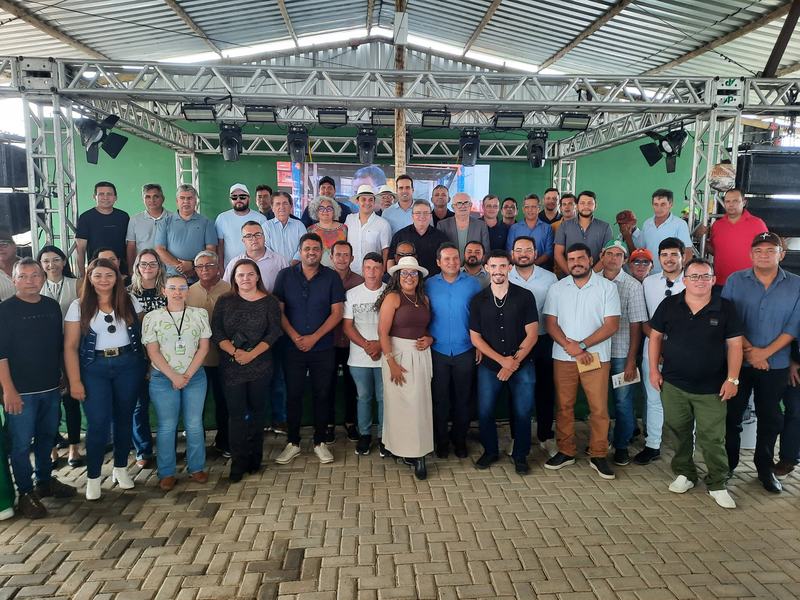 foto-dos-participantes-do-encontro-com-o-secretario-joaquim-hugo-e-o-vice-governador-lucas-ribeiro.jpg