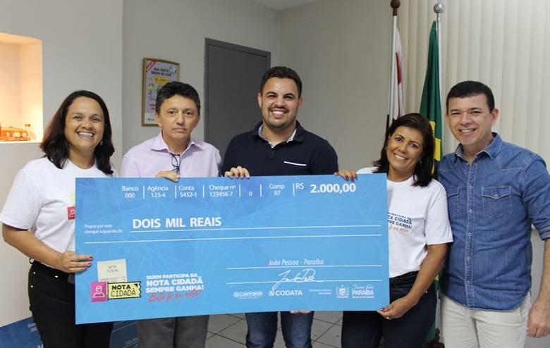 foto_entrega_dos_premios_2o_sorteio_2.jpg