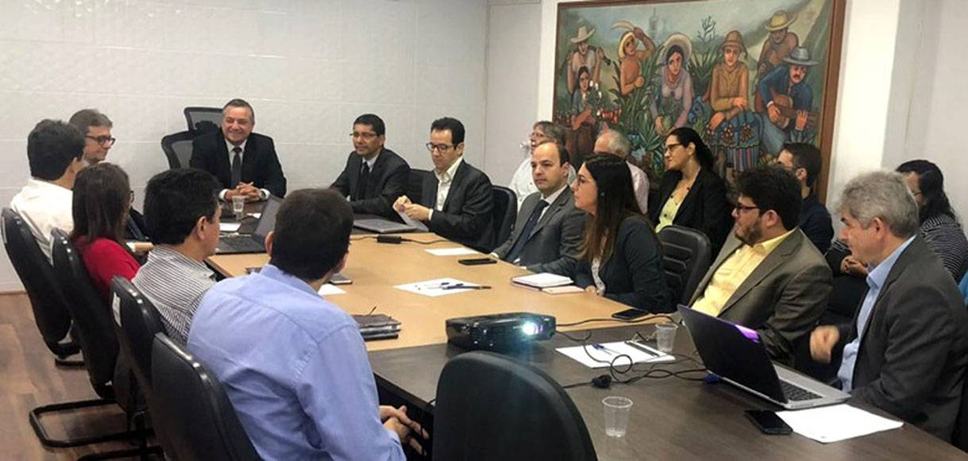foto_sefaz_recebe_missao_do_bid_1.jpg