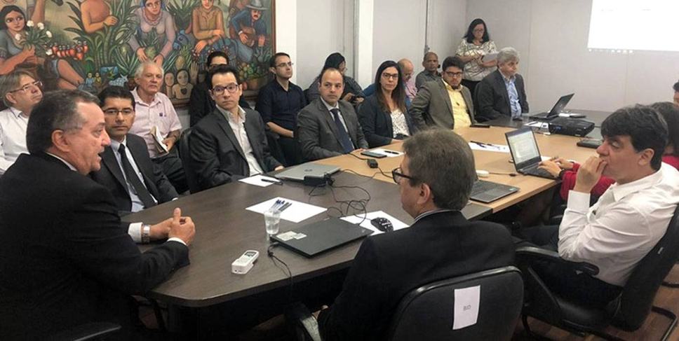 foto_sefaz_recebe_missao_do_bid_3.jpg