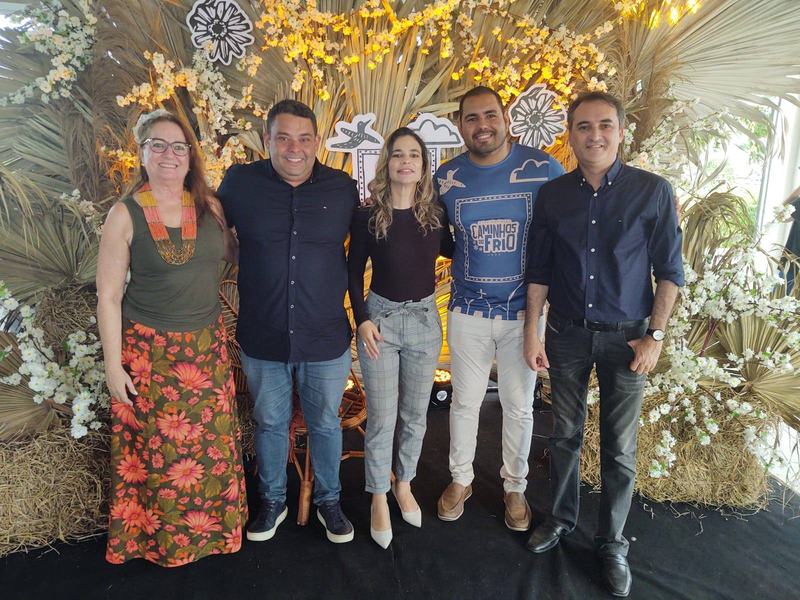 gestora-do-sebrae-pb-regina-amorim-secretarios-delano-e-rosalia-lucas-jaime-souza-do-forum-de-turismo-do-brejo-e-ferdinando-lucena-presidente-da-pbtur.jpeg