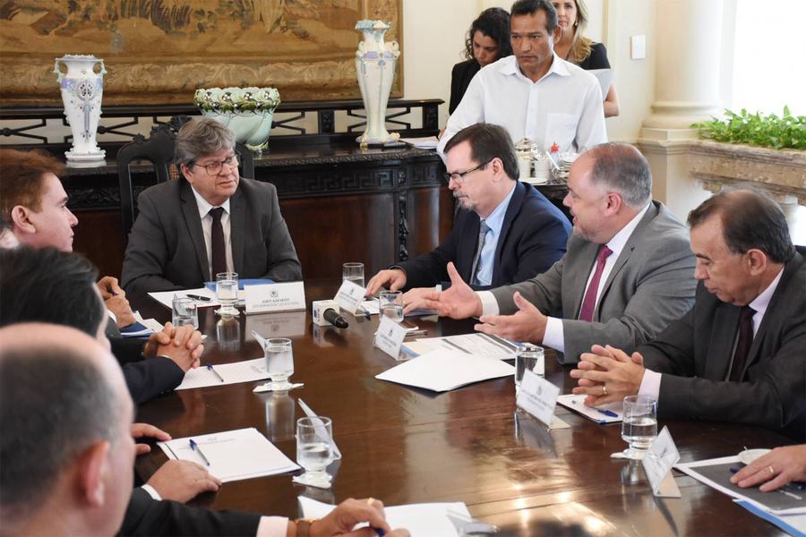 governador-joao-reune-tj-da-paraiba-e-representantes-da-cnj_foto-andre-lucio-1.jpg