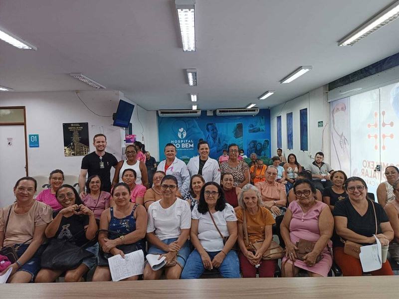 grupo-de-mulheres-que-assistiu-a-palestra.jpg