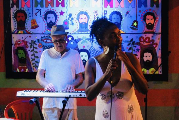 ‘O som de quem te ama’: Programa Espaço Cultural recebe escritores Helayne Cristini e Didier Guigue