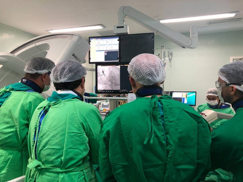 hemodinamica-do-hospital-metropolitano-realiza-primeiro-implante-transcateter-de-valvula-aortica-de-2024-1.jpg