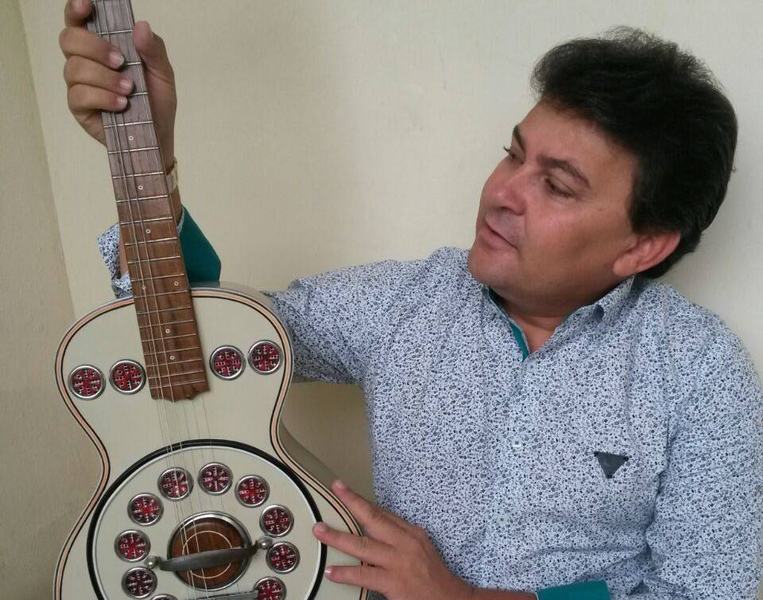 hipolito-moura-repentista2_portal.jpg
