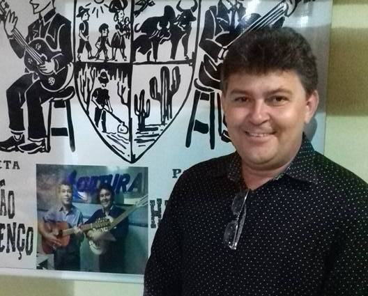 hipolito-moura-repentista_portal.jpg