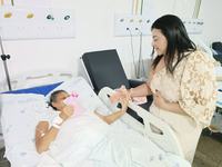 hospital-do-bem-encerra-outubro-rosa-com-distribuicao-de-lencos-para-pacientes.jpeg