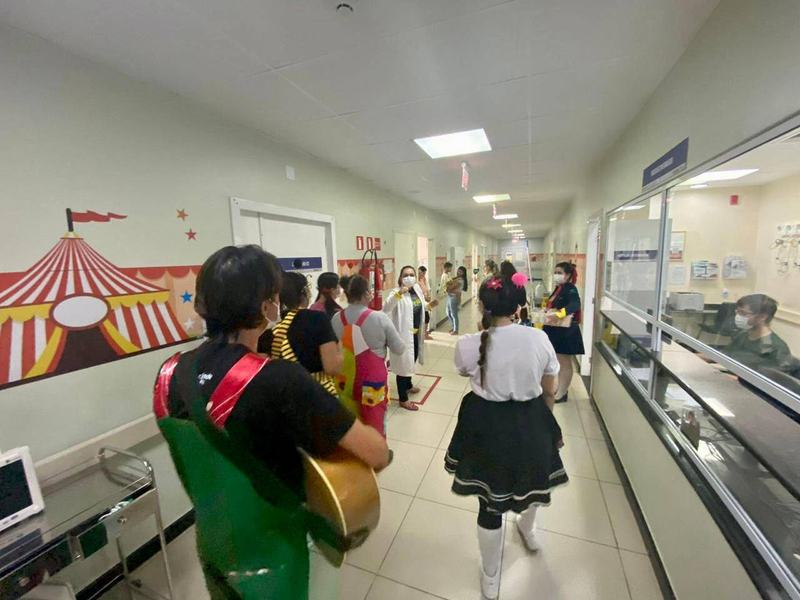 hospital-metropolitano-realiza-2018bailinho-de-carnaval2019-na-ala-pediatrica-com-acao-voluntaria-do-ministerio-sorriso-aberto-3.jpeg
