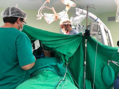 hospital-metropolitano-realiza-primeira-cirurgia-para-retirada-de-tumor-cerebral-na-regiao-da-linguagem-com-paciente-acordado-2.jpg