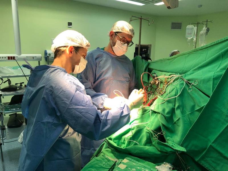 hospital-metropolitano-realiza-primeira-cirurgia-para-retirada-de-tumor-cerebral-na-regiao-da-linguagem-com-paciente-acordado-3.jpg