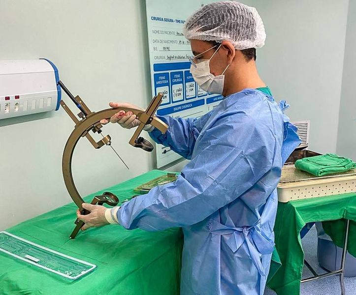 hospital-metropolitano-substitui-marcapasso-cerebral-com-tecnologia-avancada-e-promove-mais-qualidade-de-vida-para-paciente-1.jpg
