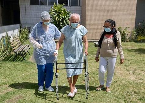 humanizacao-hemodinamica-de-campina-grande-promove-passeio-terapeutico-ao-ar-livre-para-pacientes-1.jpeg