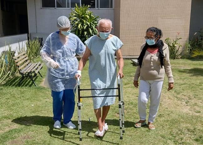 humanizacao-hemodinamica-de-campina-grande-promove-passeio-terapeutico-ao-ar-livre-para-pacientes-1.jpeg
