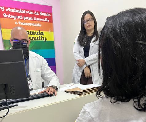Mulheres trans privadas de liberdade iniciam processo de hormonioterapia com acompanhamento multiprofissional