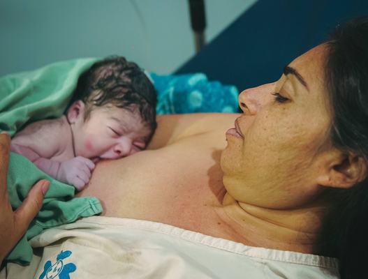 Hospital Regional de Queimadas estimula amamentação de recém-nascidos