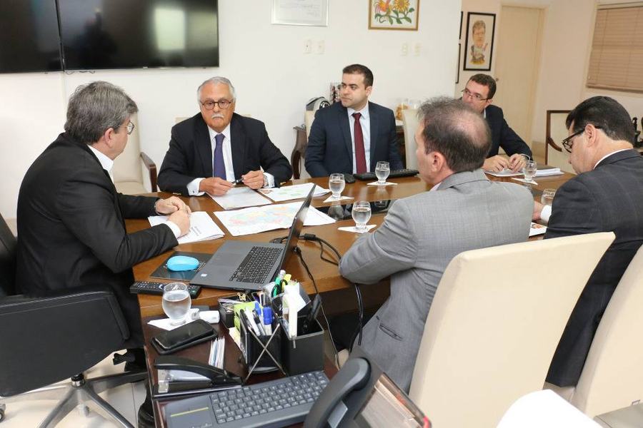 joao-azevedo-e-diretoria-da-sudene_foto-francisco-franca-5.jpg