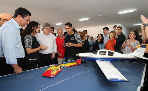 joao-azevedo-inaugura-escola-ecit-alvaro-gaudencio_foto-francisco-franca-20.jpg
