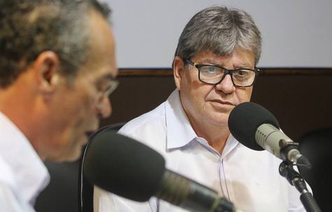 joao-azevedo-no-programa-fala-governador_foto-francisco-franca-4.jpg