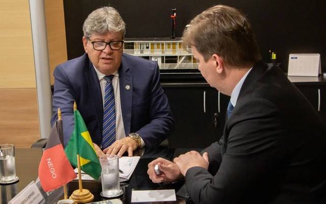 João Azevêdo discute possibilidades de PPPs com investidores chineses, em Brasília